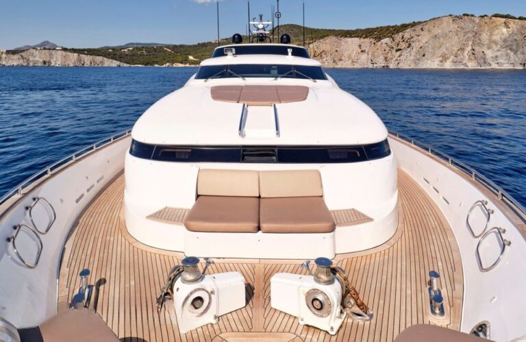 Foredeck Relaxation Area