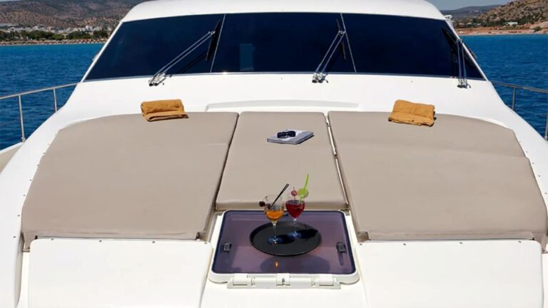 Foredeck Relaxation Area