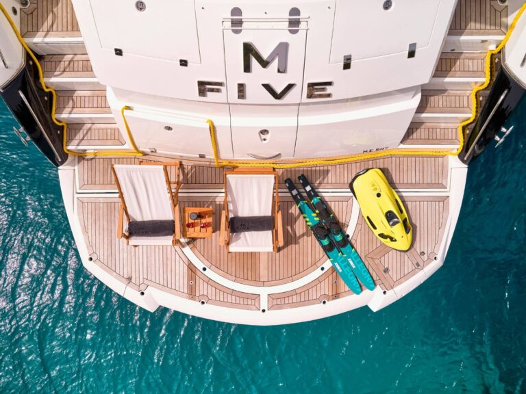 Foredeck With Entertainment Kits