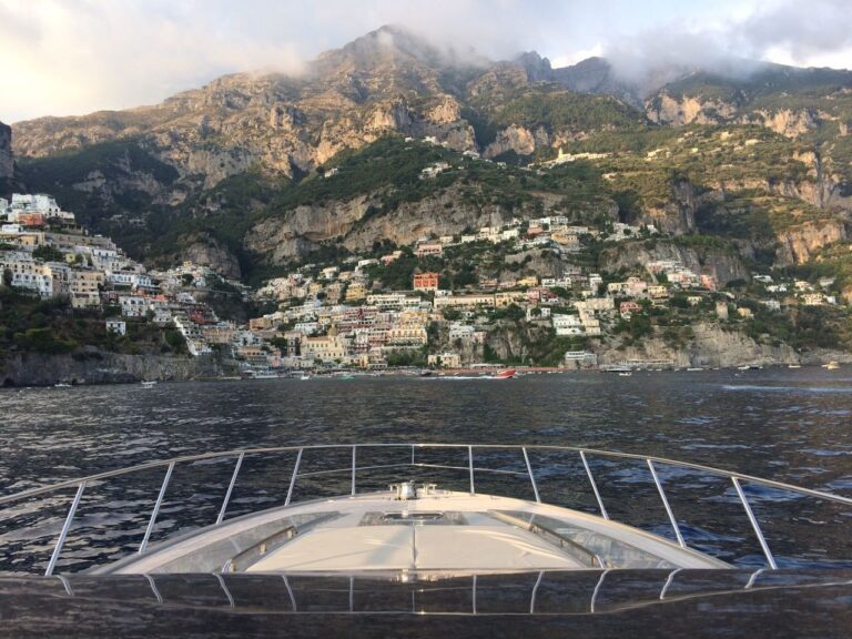 Foredeck With Sunpads