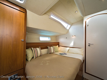 Four Devils - Guest Stateroom