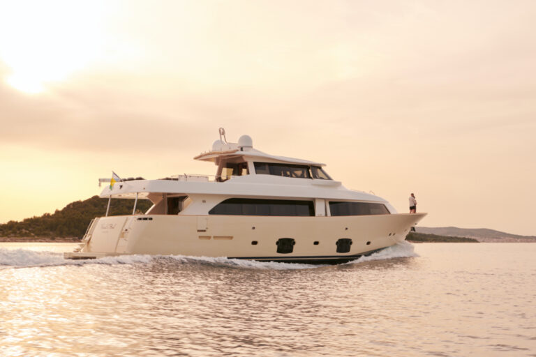 Friend's Boat Yacht