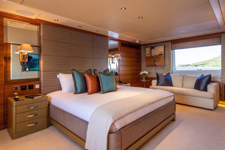 Full Beam Master Cabin