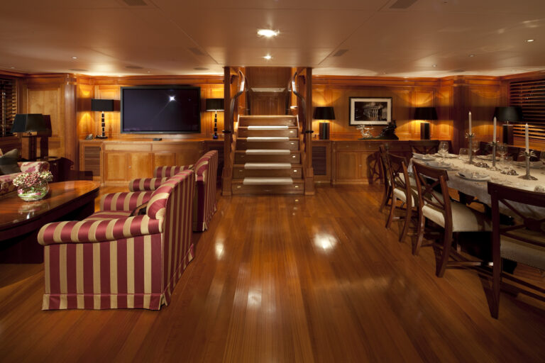 GALAXIA - Main Salon