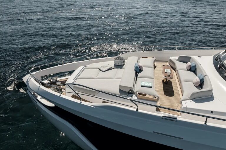 Foredeck Relaxation Area