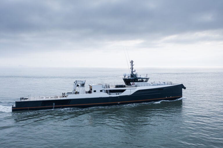GENE CHASER Yacht Support On Sea Trials At Damen Yachting - Profile