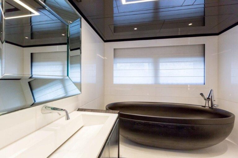 GENESI bathroom