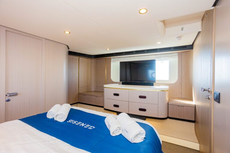 Double Cabin