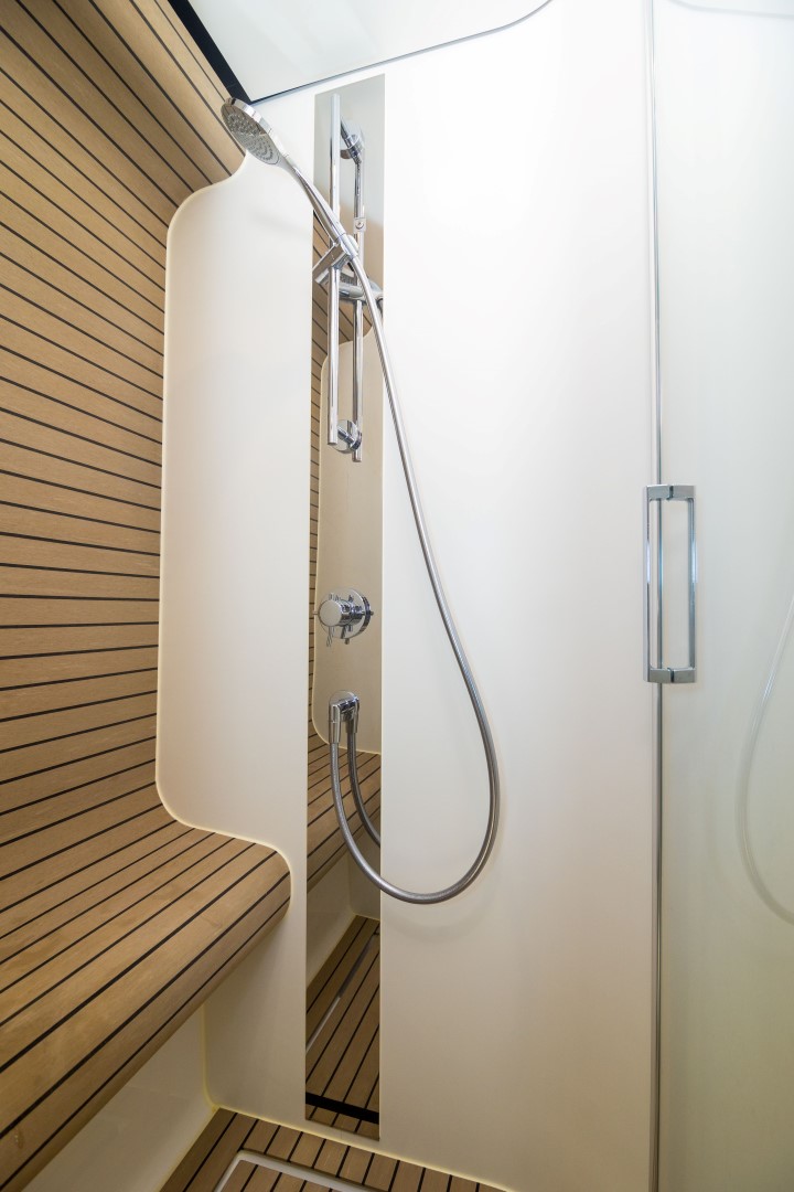 Double Cabin Shower