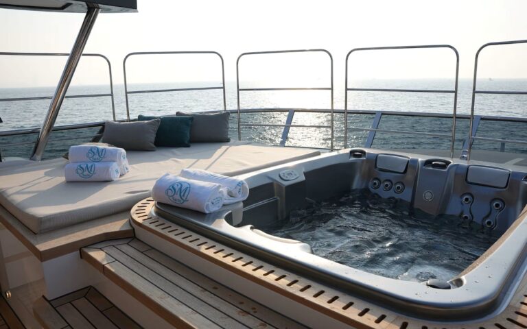 Exterior Sunbathing Area
