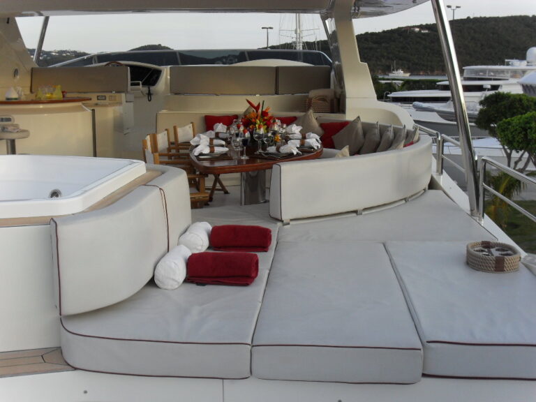 GIAOLA LU - Flybridge 4