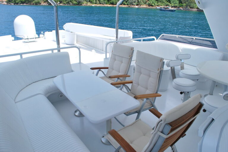 GILAINE O - Flybridge alfresco dining