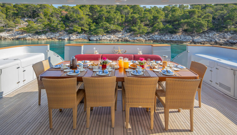 Aft deck dining
