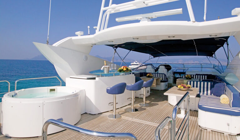 GOSSIP - Sundeck