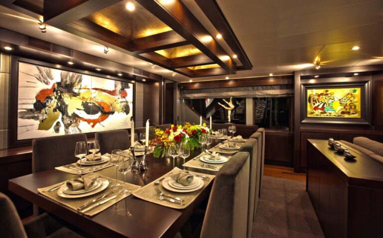 GRANDE - Formal dining