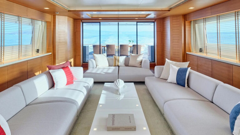 Main Salon Lounge
