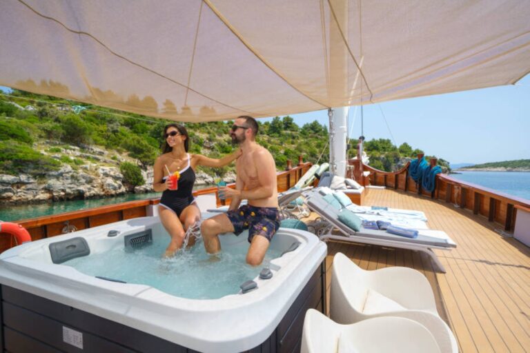 Exterior Sunbathing Area