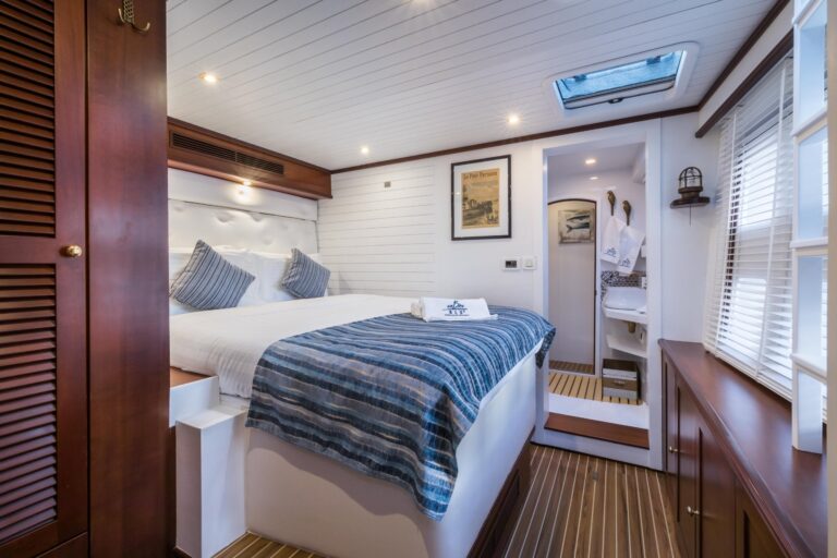 Guest cabin
