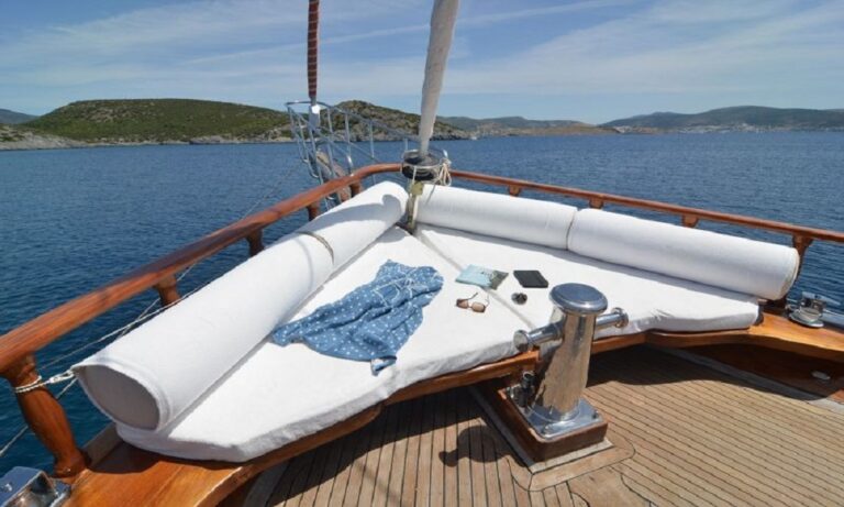 Bow Seating
