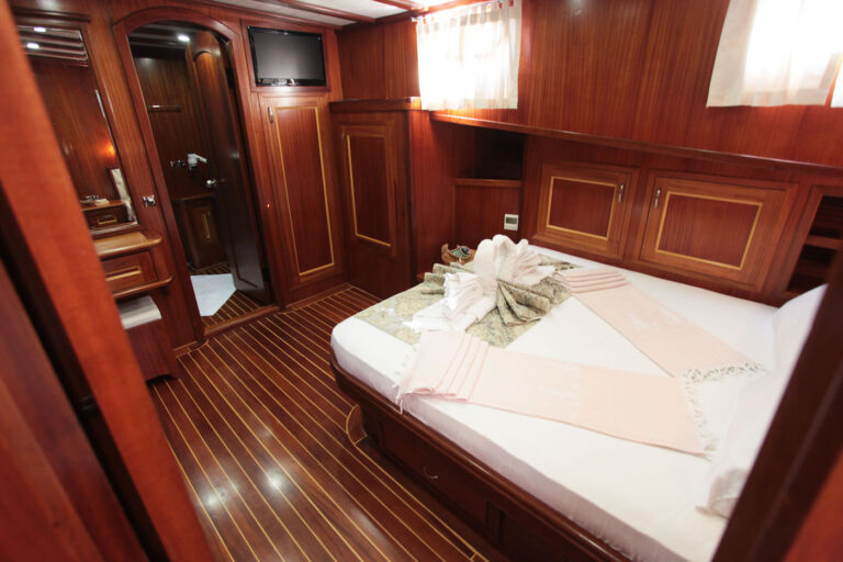 Double Cabin