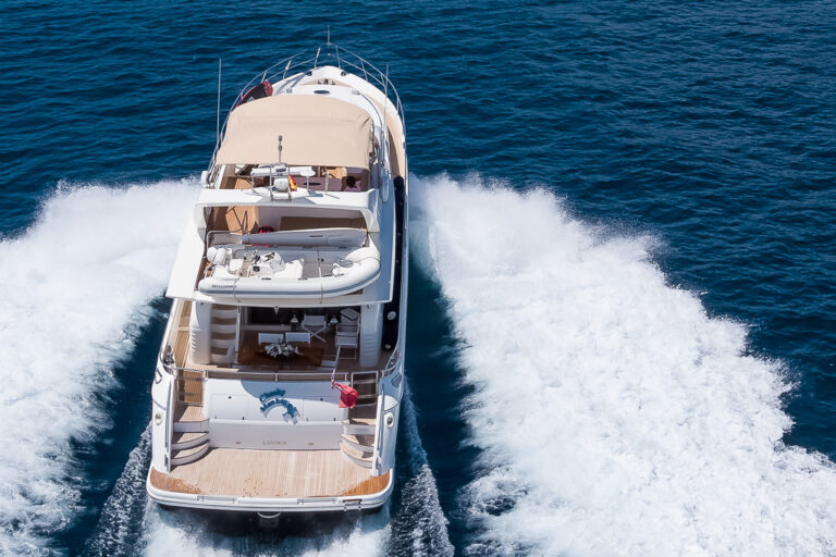 M/Y CHEEKY MONKEY - Running