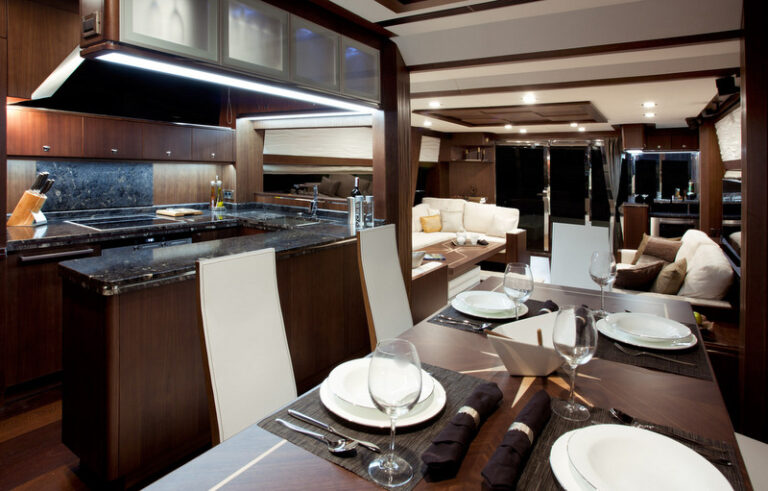 Galeon 780 Crystal motoryacht Queen Ekatierina Main deck dining area and galley 001
