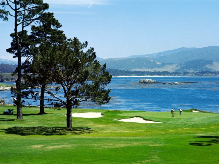 Golf Charter Yacht Stargazer - Pebble Beach Golf Course