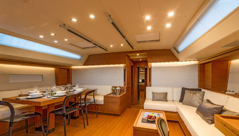Grade Orazio Yacht - Dining - Photo Alain Proust