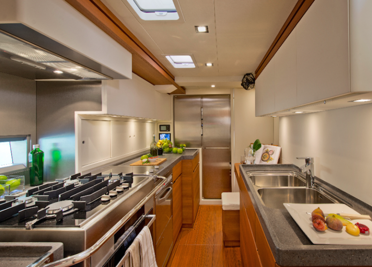 Grade Orazio Yacht - Galley - Photo Alain Proust