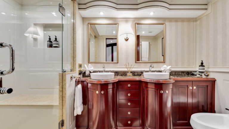 Guest Suite Attached Bathroom
