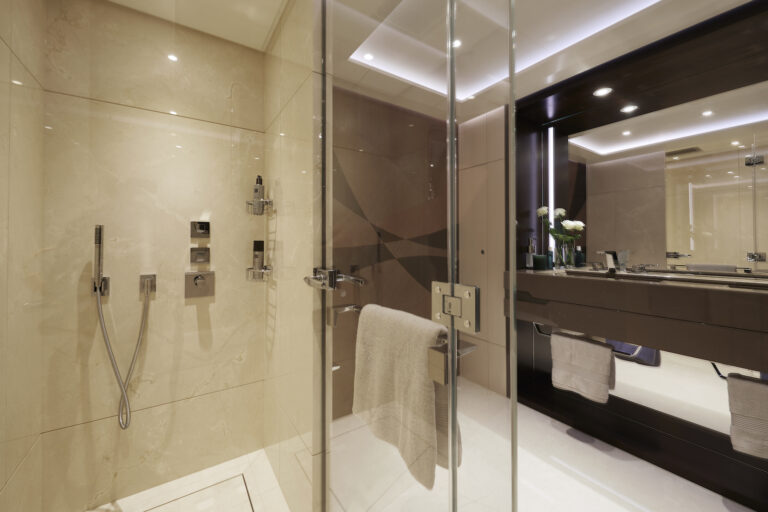 Guest Bathroom 03