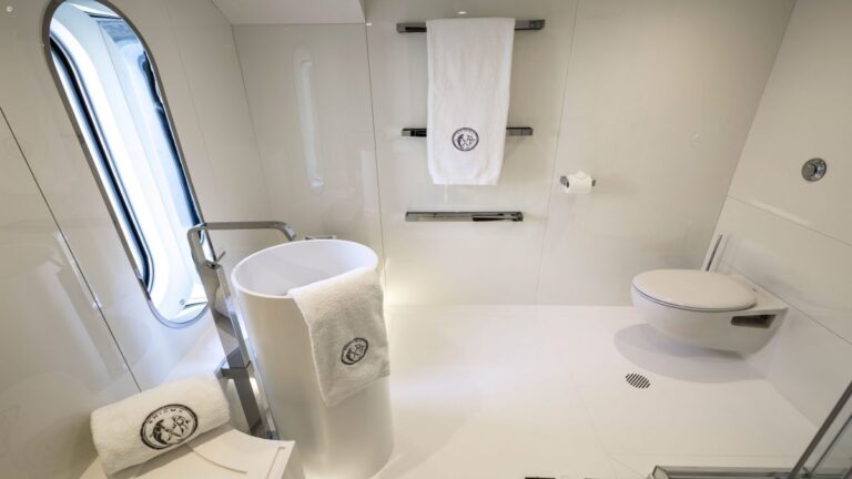 Guest Cabin - Ensuite
