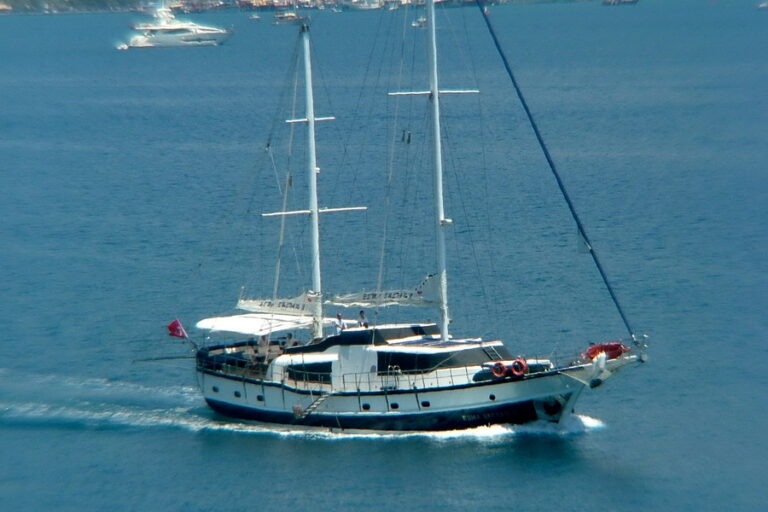 Gulet Esma Sultan II -  Main