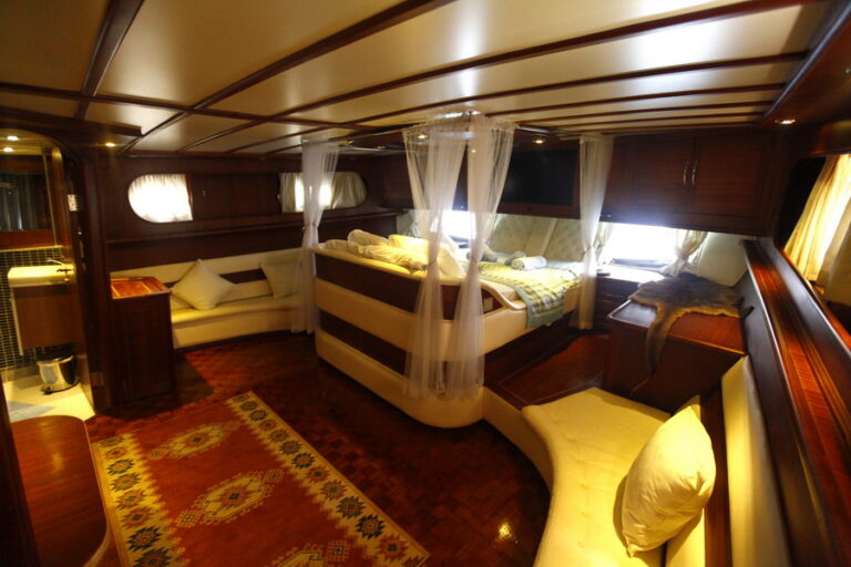 Gulet Esma Sultan II -  Master Cabin