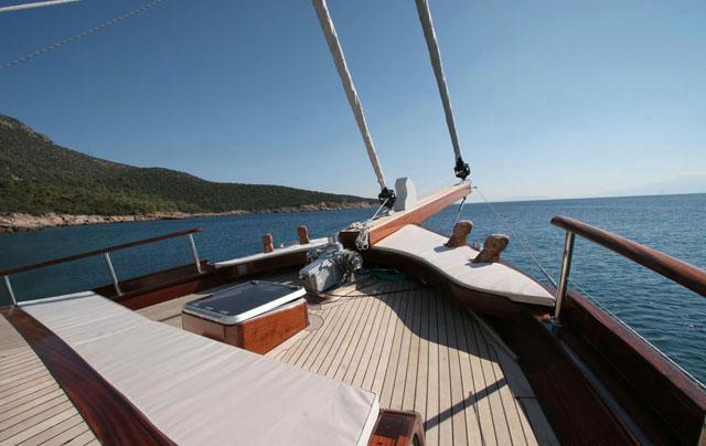 Gulet HAYAL 62 -  Foredeck Seating