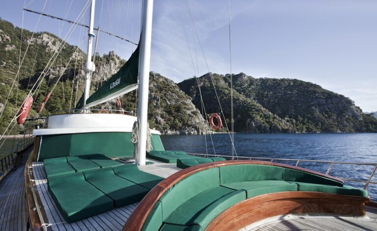 Gulet S DOGU -  Foredeck Sunbeds