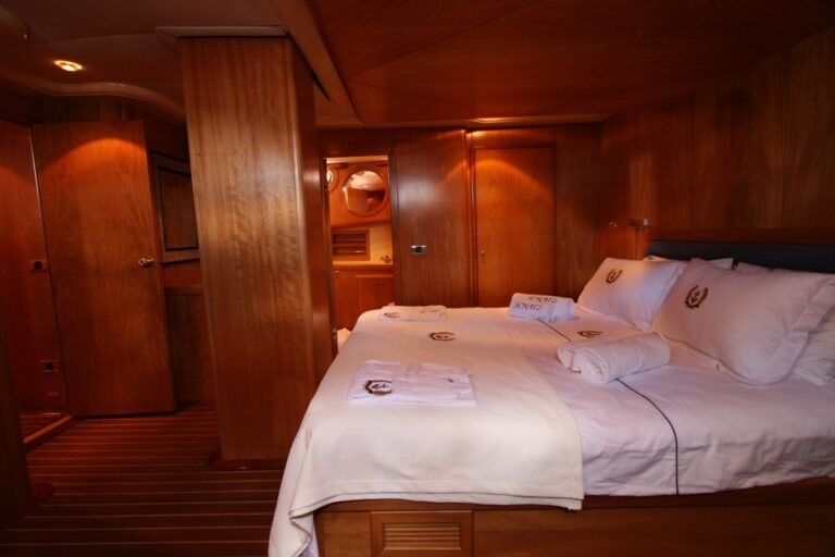 Gulet SCHATZ  -  Forward Master Cabin