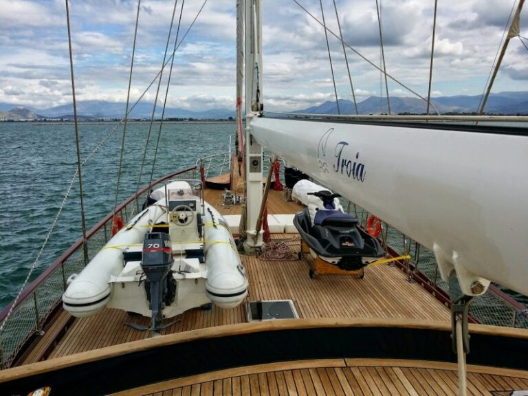 Gulet TROIA - Foredeck