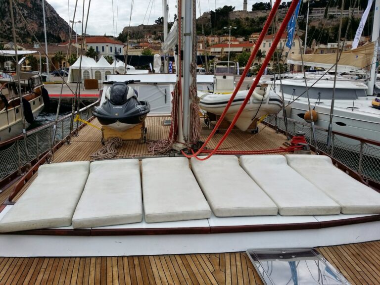 Gulet TROIA - Foredeck Sunpads