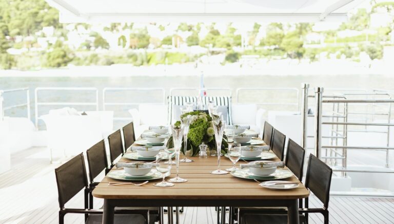 Gulf Craft Yacht ALTAVITA - Alfresco Dining