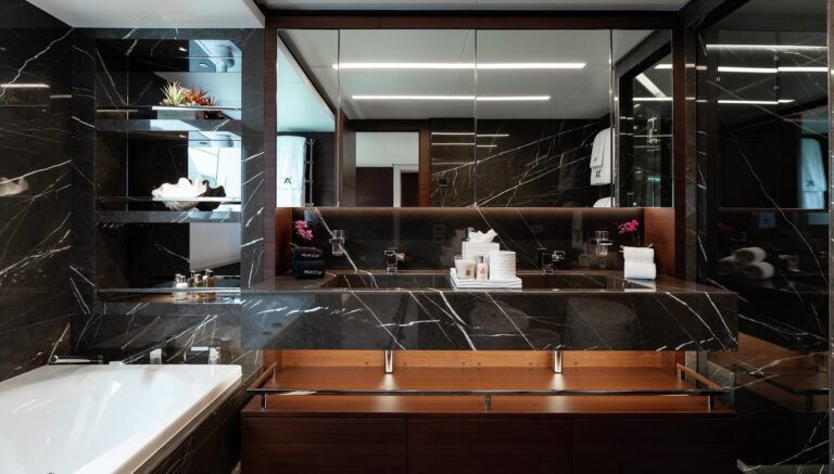 Gulf Craft Yacht ALTAVITA - Ensuite