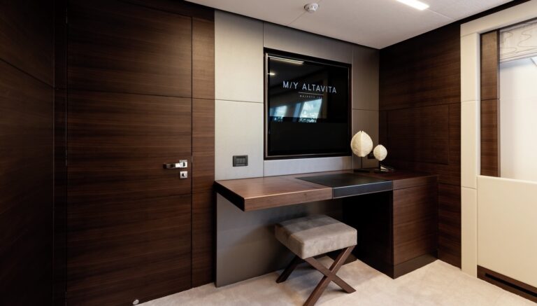 Gulf Craft Yacht ALTAVITA - Foyer