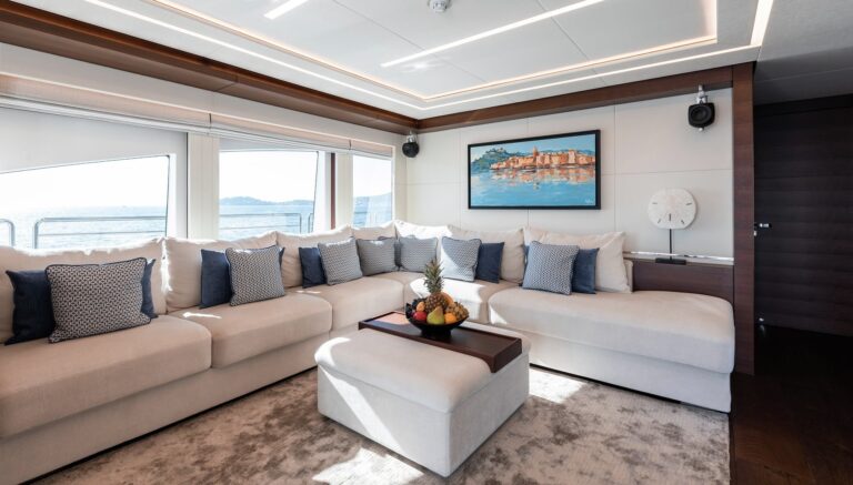 Gulf Craft Yacht ALTAVITA - Sitting
