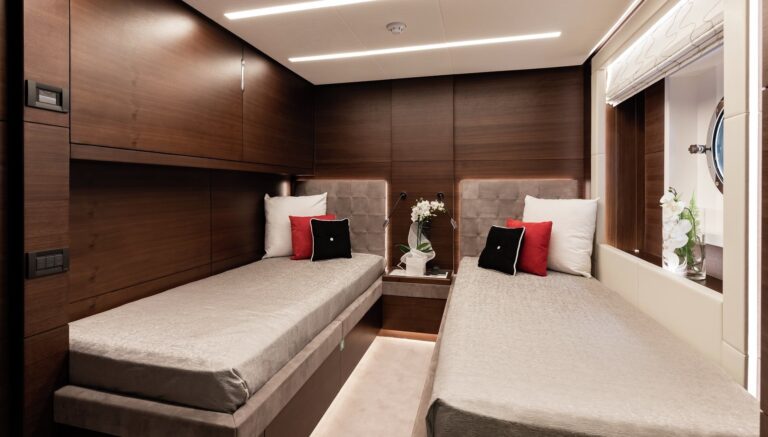 Gulf Craft Yacht ALTAVITA - Twin Cabin
