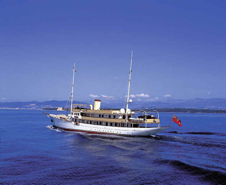 Charter yacht HAIDA