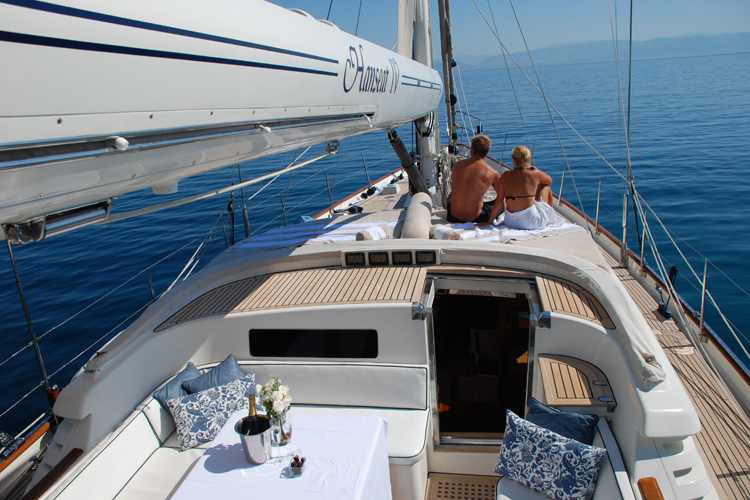 HANSEAT IV -   Relaxing on charter