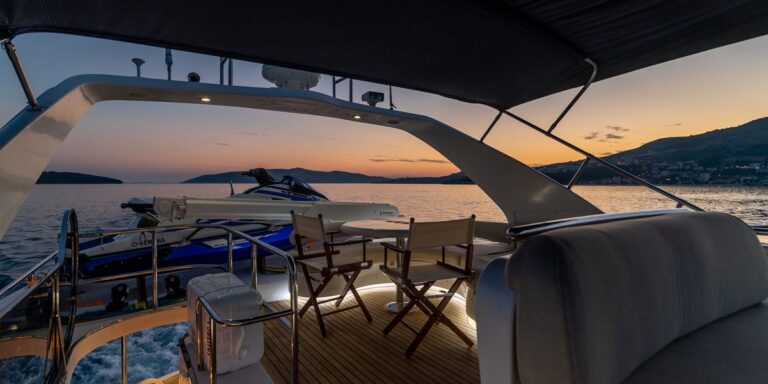 Flybridge - casual dining