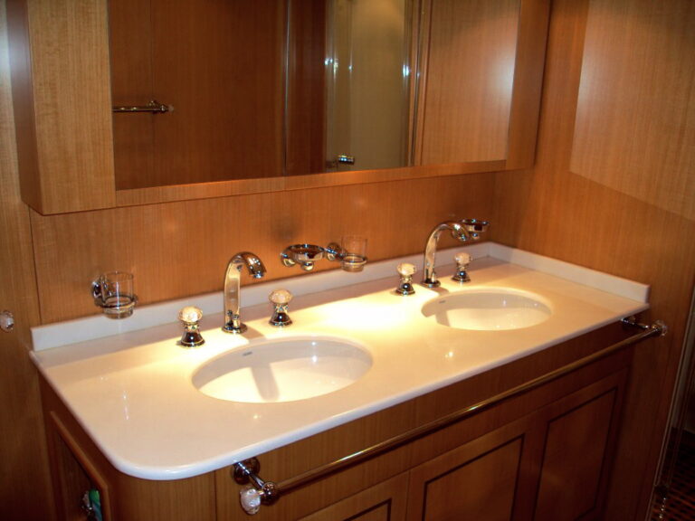 HARD WORK II - Guest bathroom