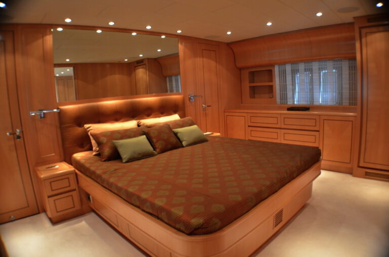 HARD WORK II - Master Cabin 2