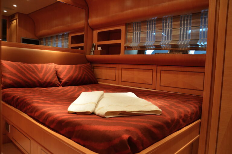 HARD WORK II - VIP Cabin